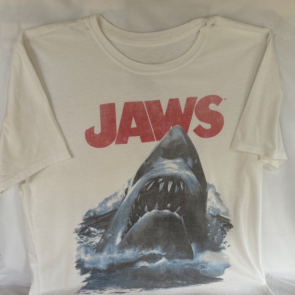 AMERICAN CLASSIC SLIGHTLY WORN JAWS GRAPHIC T-SHIRT -MEN’s SIZE MEDIUM - Picture 5 of 11